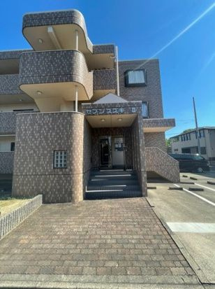 セブンスズキⅡのエントランス|ゆとりのあるエントランスです