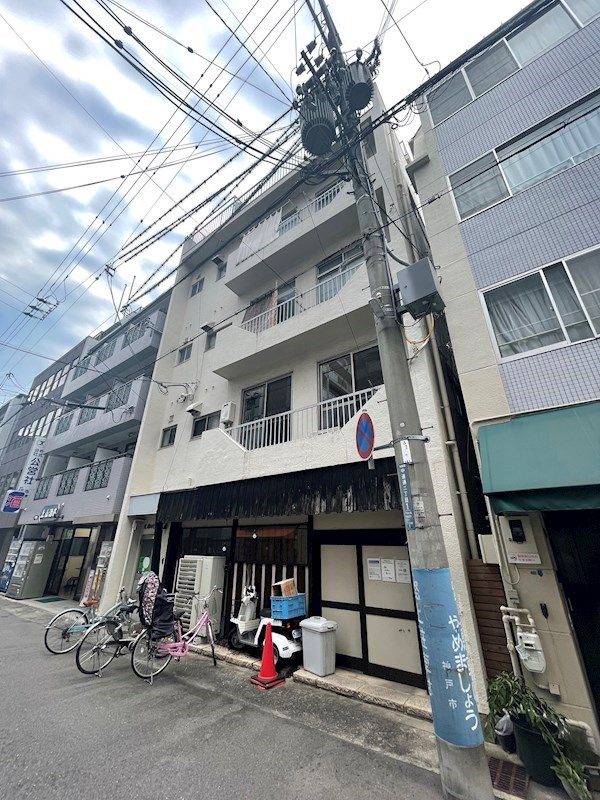 久保田ビルの外観