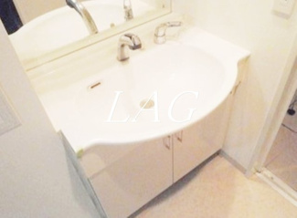 【洗面所】 | AXAS SHINITABASHI | 独立洗面台です。