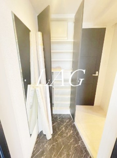 【玄関】 | AXAS SHINITABASHI | 玄関です。