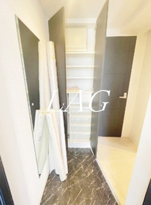 【玄関】 | AXAS SHINITABASHI | 玄関です。