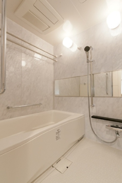 グランドターミナルタワー本八幡の浴室|※写真は同タイプ住戸です。