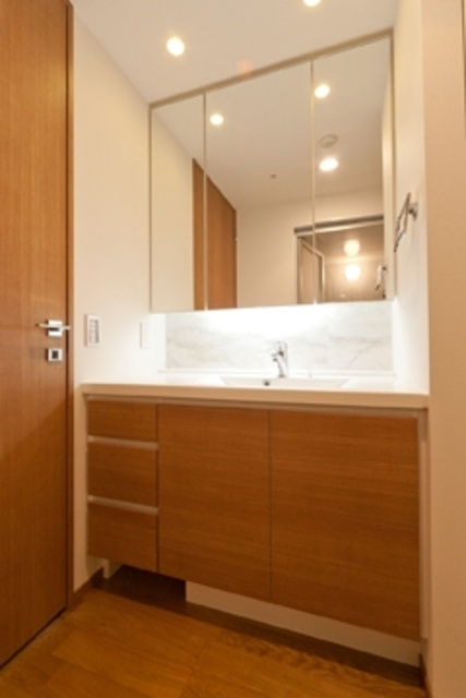 グランドターミナルタワー本八幡の洗面所|※写真は同タイプ住戸です。