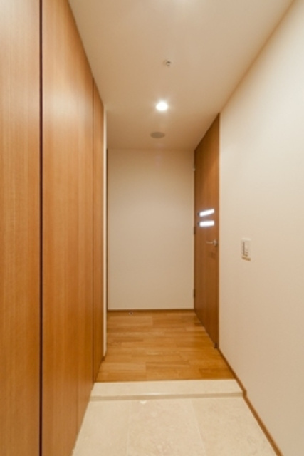 グランドターミナルタワー本八幡の玄関|※写真は同タイプ住戸です。