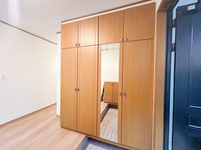 【収納】 | 駿東郡清水町徳倉 中古住宅 XH06024 | 清水町徳倉　玄関収納　リフォ－ム後