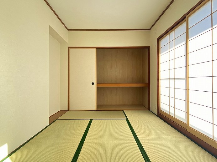 ファミール茜部の和室