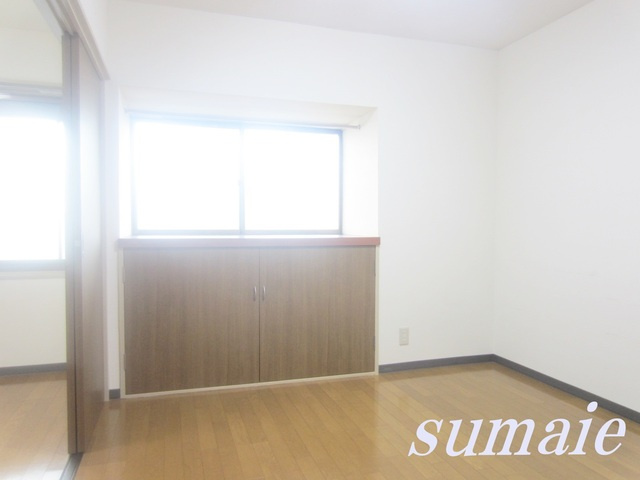 結城ハイツの洋室