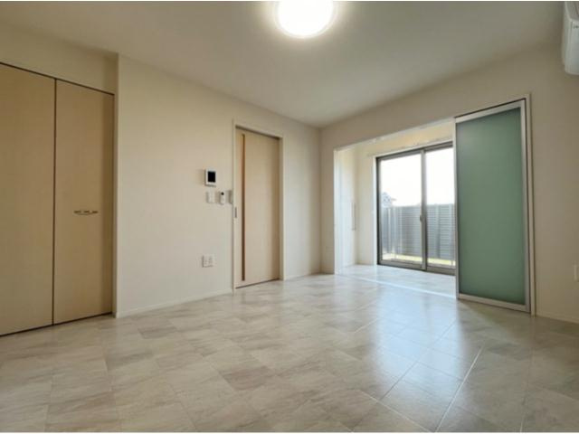 M’sレジデンスHIMEJIの居間・リビング