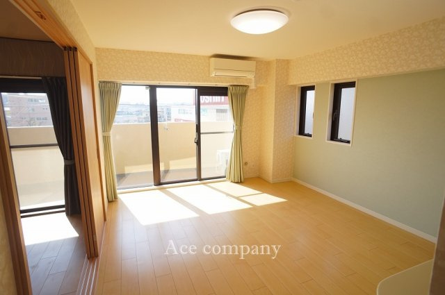 【居間・リビング】の画像