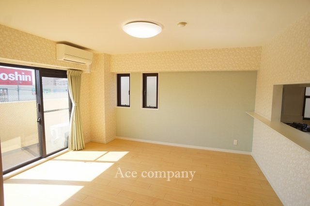 【居間・リビング】の画像