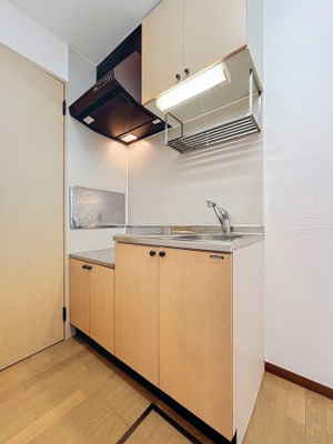 【キッチン】 | サンモール西落合 | ★収納棚付きでスッキリ片付けられます♪★