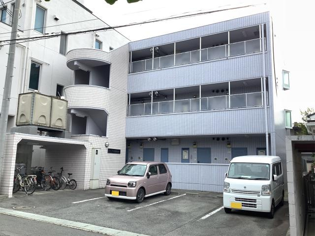 ラ　フランボワーズの駐車場