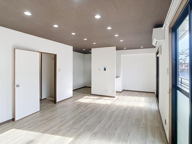 フローラルヒルズ　フリーセアの居間・リビング