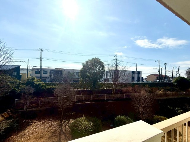 宮向住宅3街区2号棟の展望|3階部分ならではの開放的な眺望が魅力です。