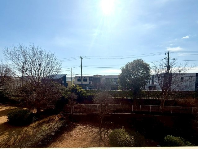 宮向住宅3街区2号棟の展望|周囲に圧迫感が少なく、気持ちの良い景色が広がります。