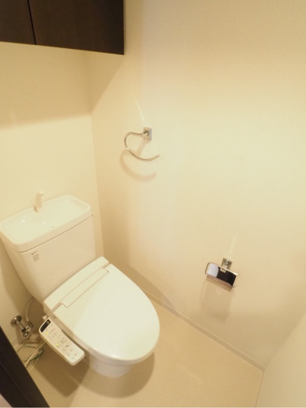 パークフラッツ市谷台町坂のトイレ|※同タイプ参考写真　温水洗浄便座