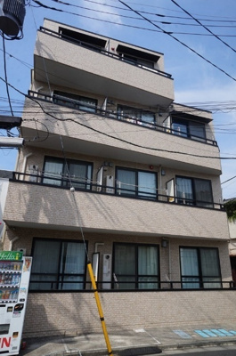【外観】 | ウィンコーポ野方駅前 | 鉄筋コンクリート造のがっちりとした建物。