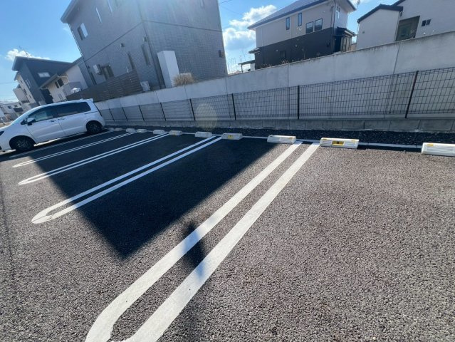 アネトスＨの駐車場