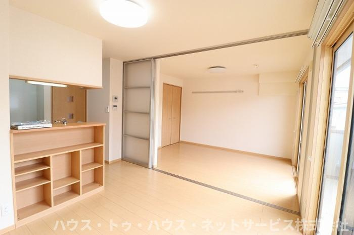 サンパティークの居間・リビング