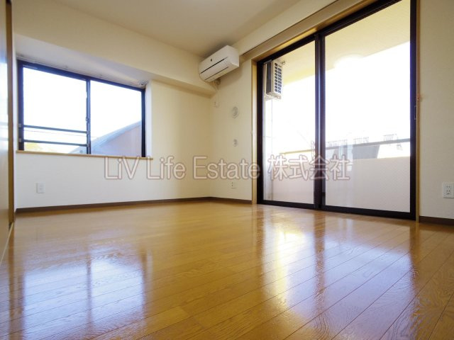 ピアライフアルファの居間・リビング