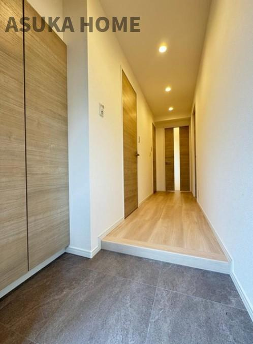 エンゼルハイム日吉 の玄関|明るくオシャレな感じの玄関で使いやすそうですね♪