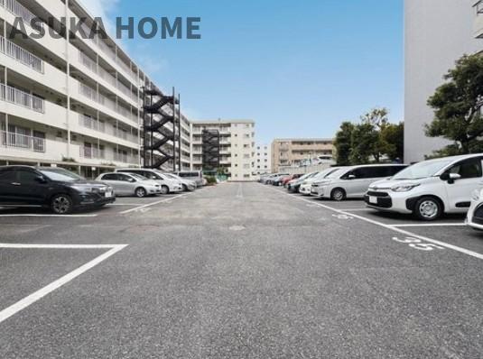 エンゼルハイム日吉 の駐車場|駐車場の空き状況については、その都度、確認いたしますのでお気軽にお聞きください。