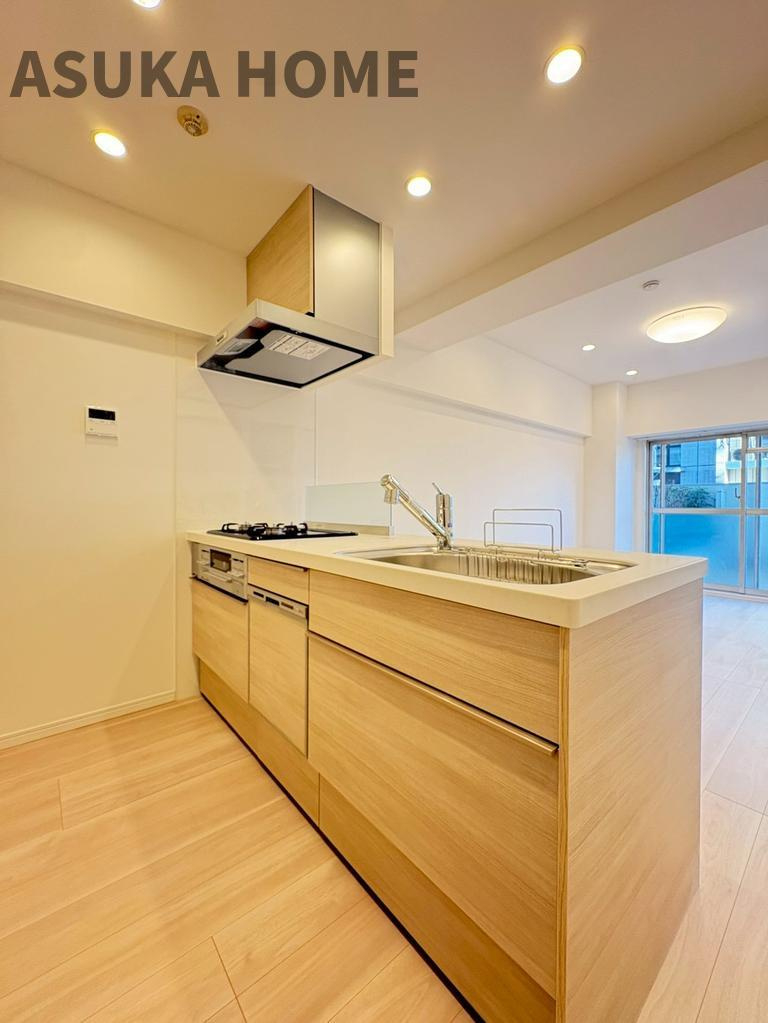 エンゼルハイム日吉 のキッチン|LDKが見渡せるカウンターキッチン、お料理をしながら家族との団欒の時間も過ごせるキッチンです♪