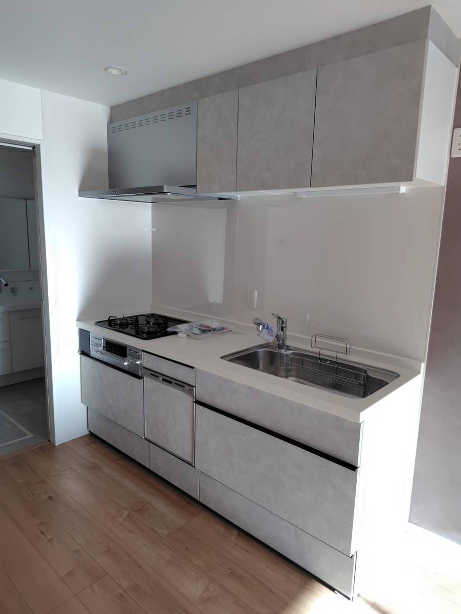 四宮３丁目　中古一戸建てのキッチン|システムキッチン　食器洗い乾燥機
■物件内覧・資金計画相談・住宅ローン相談、リフォーム相談、お問合せ受付中■
※当日・翌日のご内覧、ご相談はお電話でのお問合せがスムーズです！