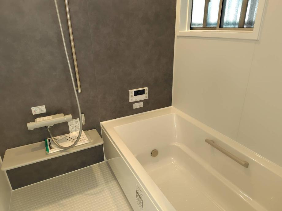 四宮３丁目　中古一戸建ての浴室|ユニットバス　浴室換気乾燥暖房機
■物件内覧・資金計画相談・住宅ローン相談、リフォーム相談、お問合せ受付中■
※当日・翌日のご内覧、ご相談はお電話でのお問合せがスムーズです！