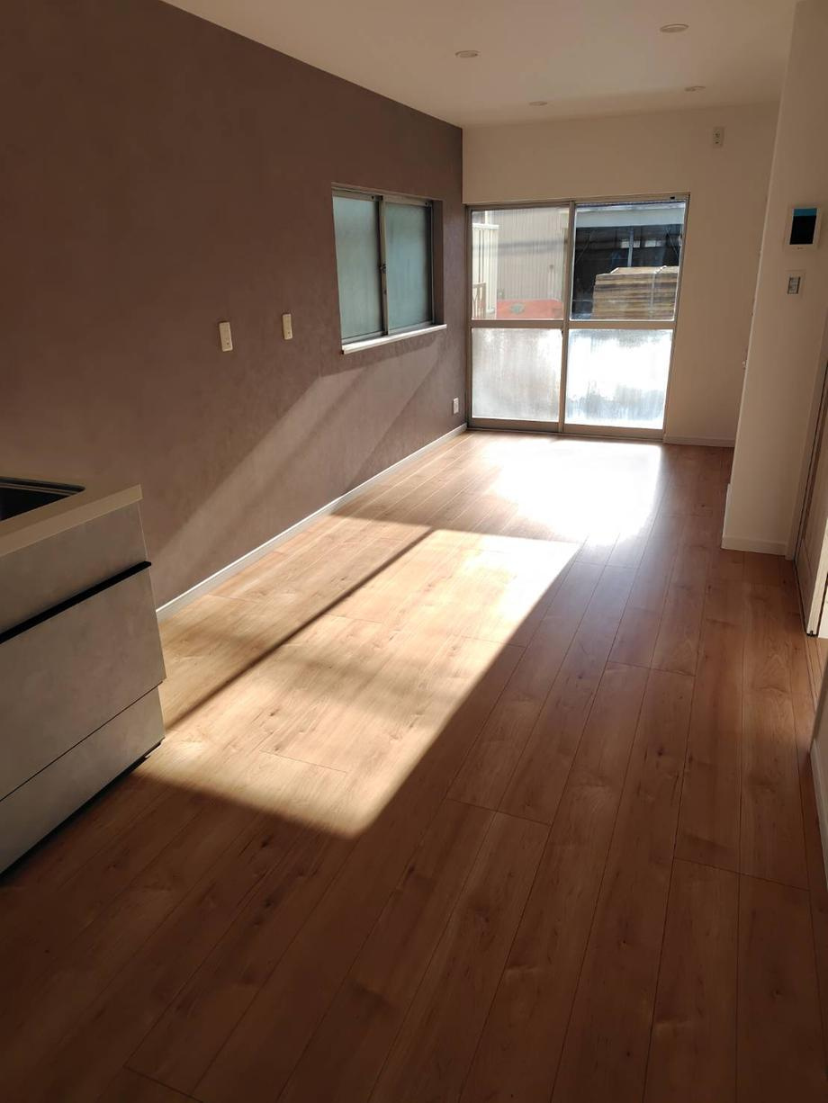 四宮３丁目　中古一戸建ての居間・リビング|LDK10.25帖
■物件内覧・資金計画相談・住宅ローン相談、リフォーム相談、お問合せ受付中■
※当日・翌日のご内覧、ご相談はお電話でのお問合せがスムーズです！