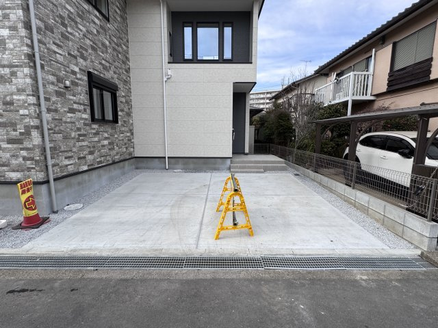 流山市松ケ丘６丁目新築戸建（松ケ丘12期）の駐車場|駐車スペース・並列2台駐車可