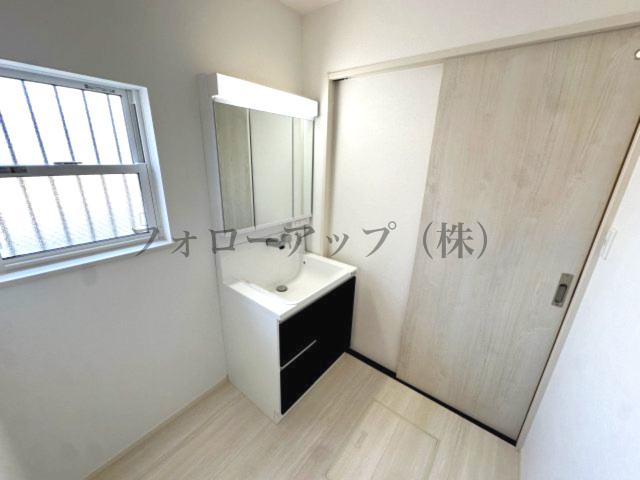 堺市美原区平尾の独立洗面台|使いやすい独立洗面台です