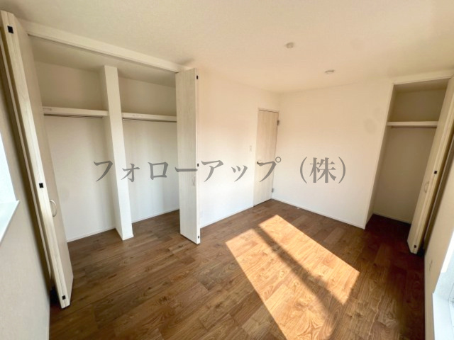 堺市美原区平尾の洋室|明るい洋室です