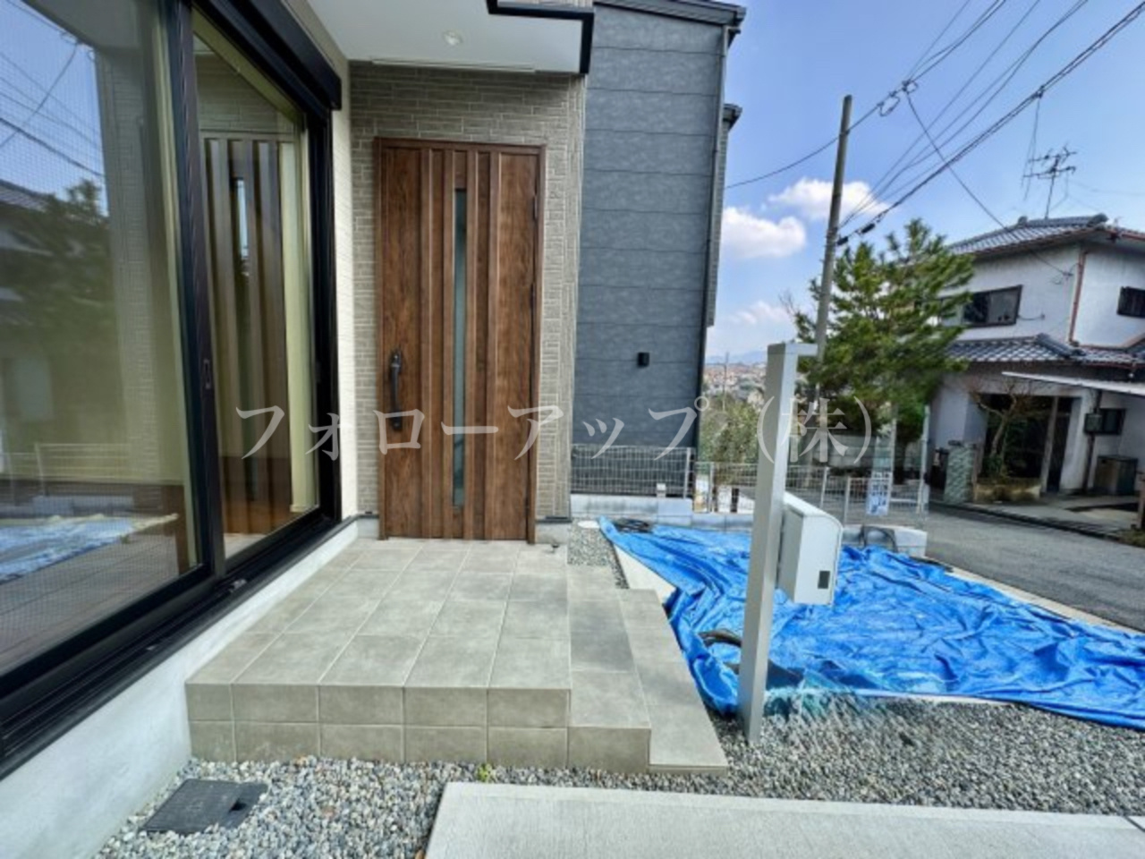 堺市美原区平尾のエントランス