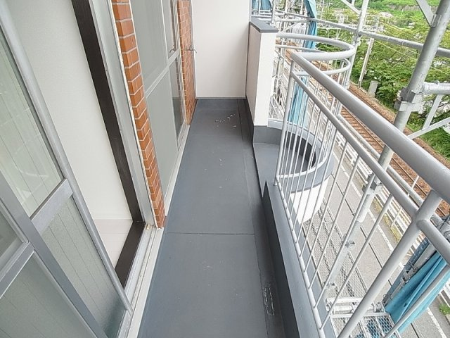 ラムール花山Ａ棟のバルコニー|日当たりの良いバルコニー