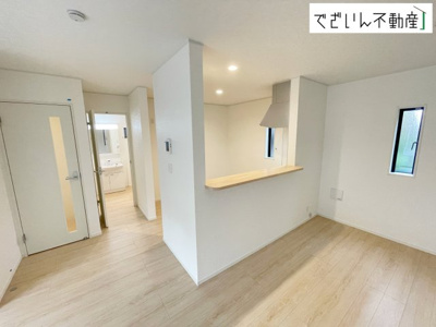 【居間・リビング】 | CRADLE GARDEN鴻巣市鴻巣第1　新築住宅 | ≪2号棟≫
現地(2026年7月撮影)