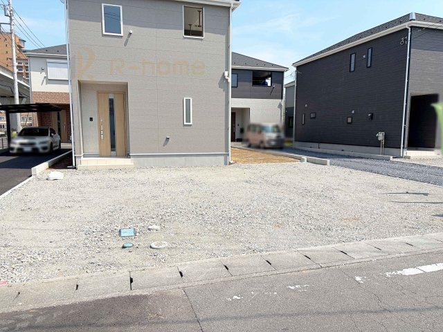 土浦市生田町第4　新築戸建て　2号棟の駐車場|カースペースは2台お停めいただけます♪