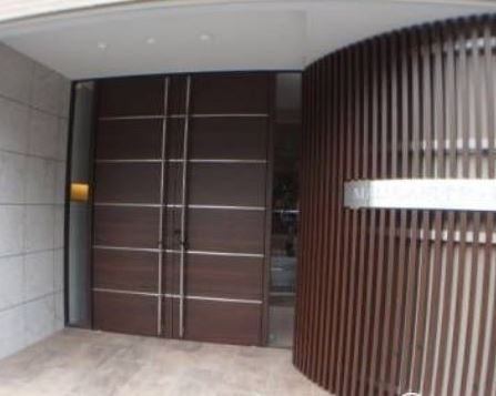 MALULANI千駄ヶ谷のエントランス|MALULANI千駄ヶ谷