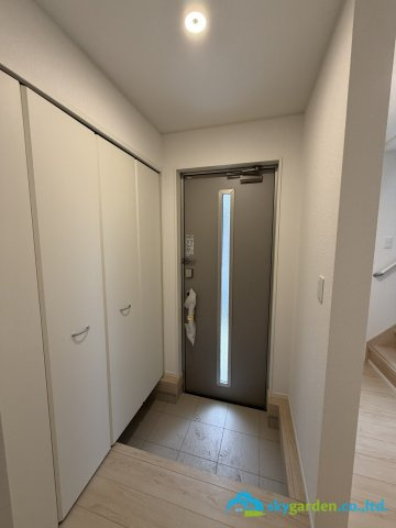 平塚市田村第49　新築戸建　全１棟１号棟の玄関