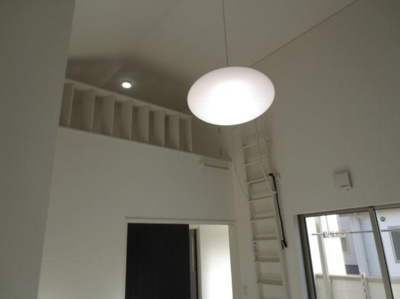 【洋室】 | 堺市中区平井　中古戸建 | 洋室7.7帖にはロフト付き！収納スペースとしてはもちろん、趣味スペースなどにもお使いいただけます。天井が高くなり、開放感もUP！