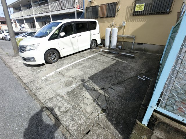 【駐車場】