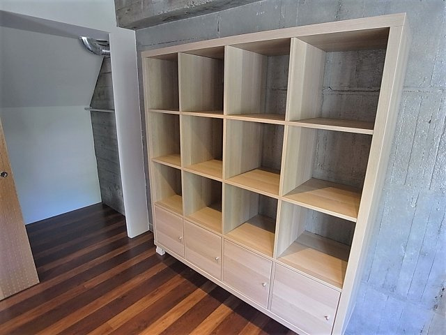 Authent神戸南の内装|作り付けの棚がありお部屋が片付きます