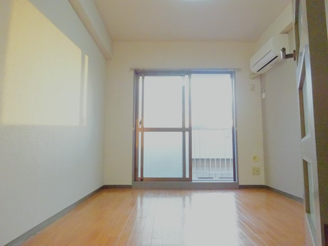 レナジア東所沢の居間・リビング