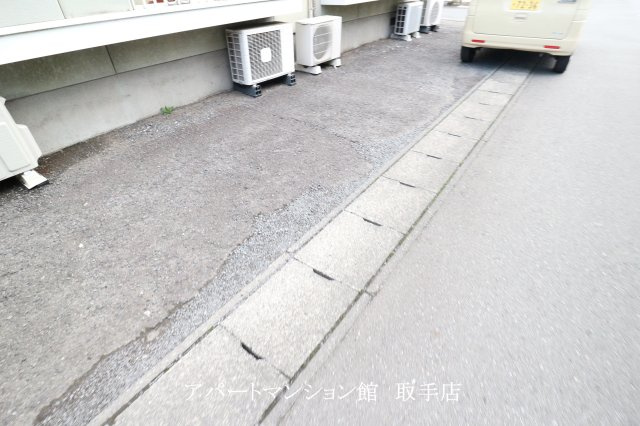 ユタカハウスの駐車場