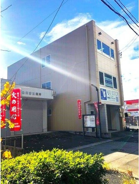 矢木楽器店万場ビルの外観