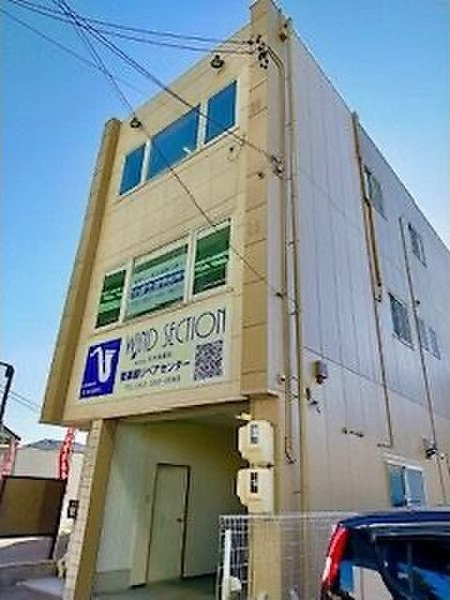 矢木楽器店万場ビルの外観