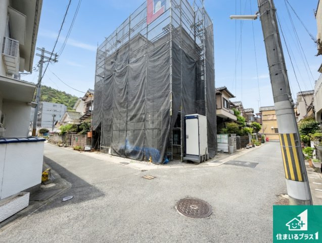 京都市山科区四ノ宮垣ノ内町　第1期　新築一戸建ての前面道路含む現地写真|周辺は落ち着いた街並みの住宅地！子育てがしやすい住環境です！まだ未完成ですが、現地でしかわからない事もございます。是非一度ご覧ください。