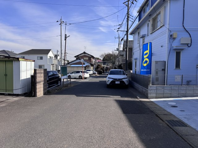 流山市東初石１丁目新築戸建（東初石15期）の前面道路含む現地写真|北側前面道路・幅員約6ｍ