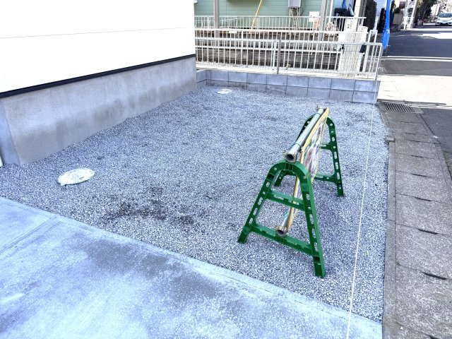 流山市東初石１丁目新築戸建（東初石15期）の庭|3台目駐車スペース（土間工事はオプション）