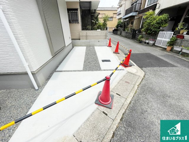 京都市山科区四ノ宮垣ノ内町　第1期　新築一戸建ての駐車場|駐車スペース！散水栓があるので、こまめに愛車を洗えます！